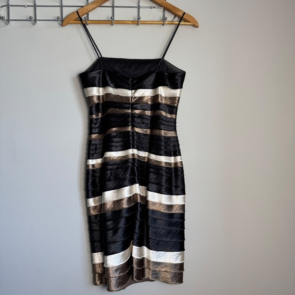 Collection Dressbarn Sleeveless Knee Length Dress 4 Metallic Pleated Grad Prom - Picture 4 of 16